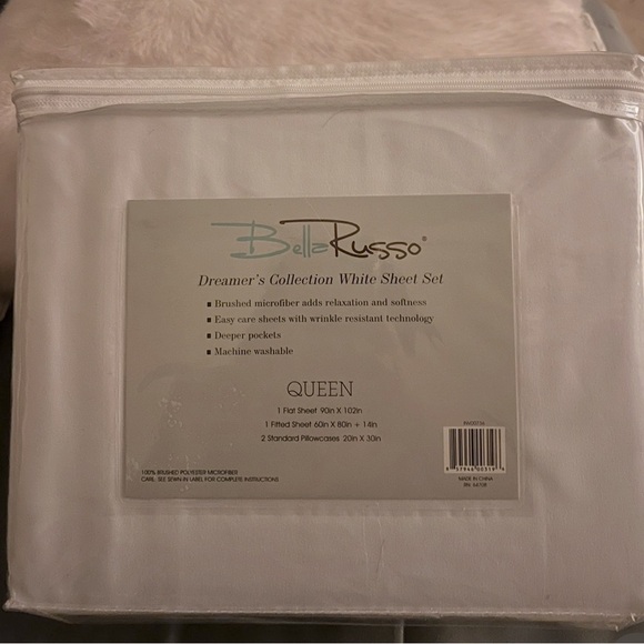 White Bedding Sheets Set Smooth Fabric - Picture 2 of 2
